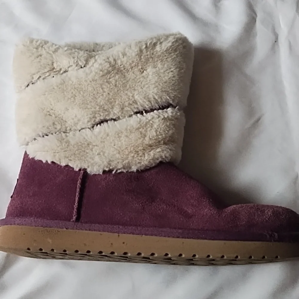 Koolaburra Ugg Boots SzW8 Dezi Short Mid Calf Plush Faux Fur Suede Plum